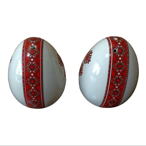 VTG Ukrainian Vegreville Alberta Porcelain Salt & Pepper Shakers - Picture 2 of 6